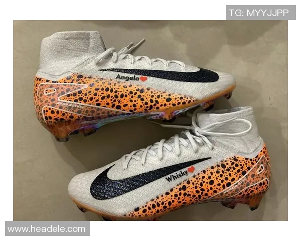 恒大球星穿着定制足球鞋展现独特风采细节揭秘